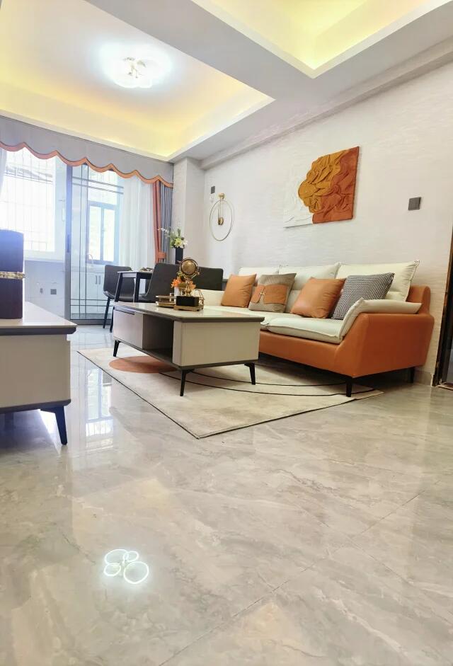 1661475225873919.jpg 没错三房首付40万,今天和闺蜜来到上屋地铁站居然找到这么便宜的小产权房.jpg