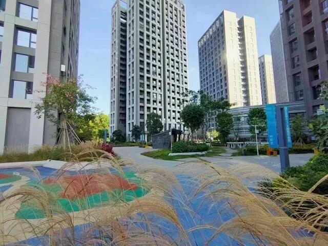 深圳平湖小产权房—都市新城。16栋大社区分期10年 ，即可安家山水田园旅游区